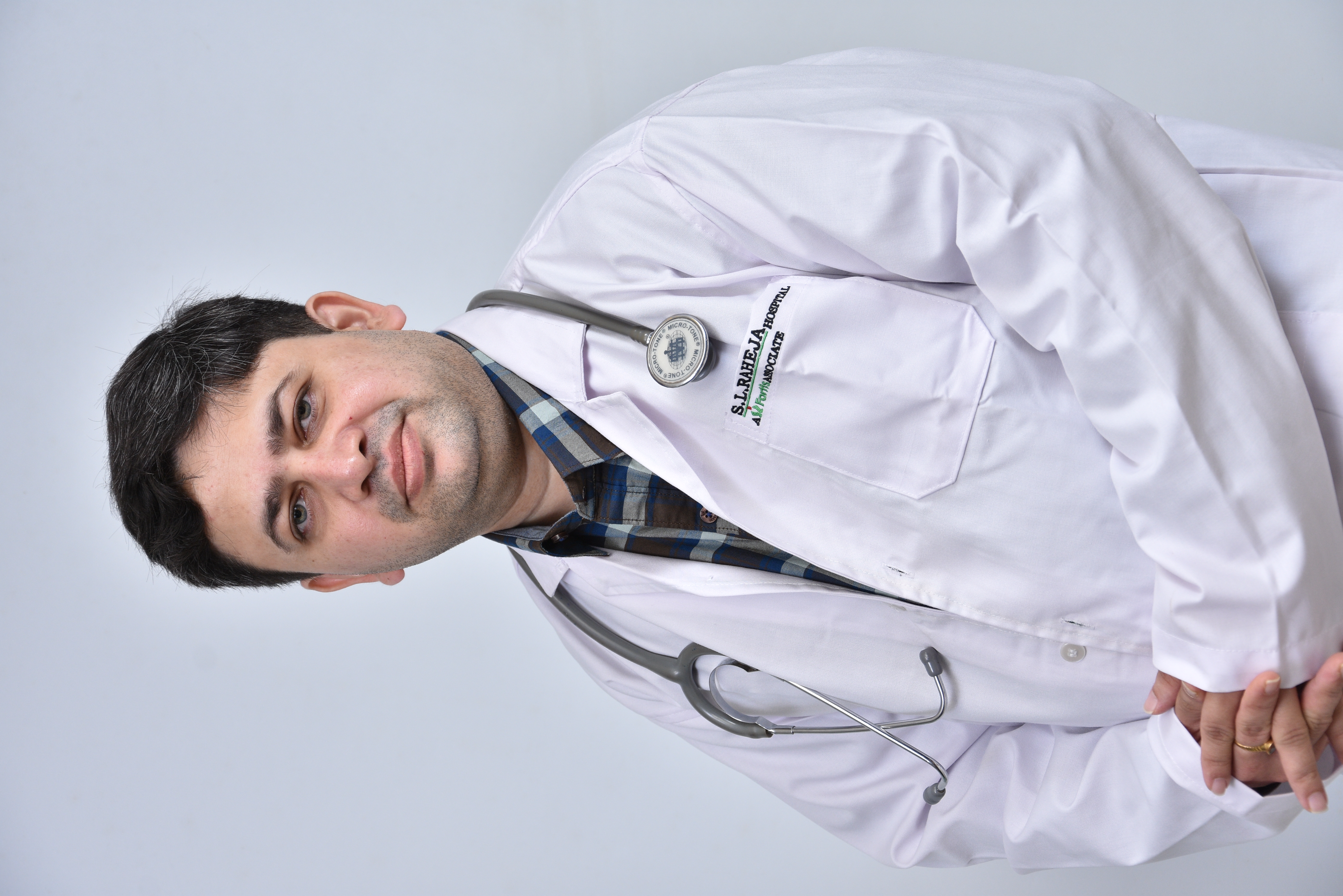 Dr. Akshay Shah Oncology | Medical Oncology S. L. Raheja Hospital, Mahim